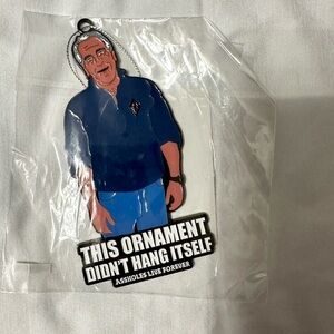 This Ornament didn’t hang itself metal